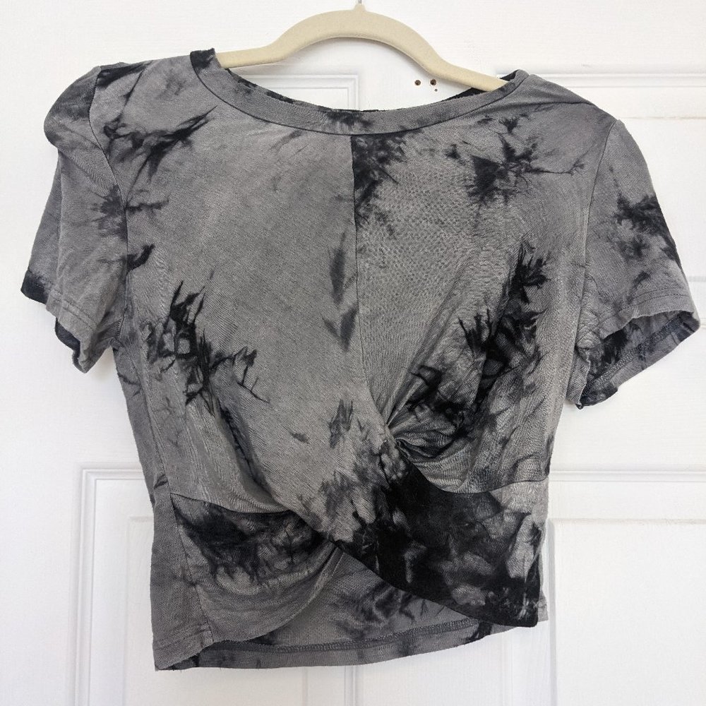 Very Cute Cross Front Middrift Shirt - Never Worn